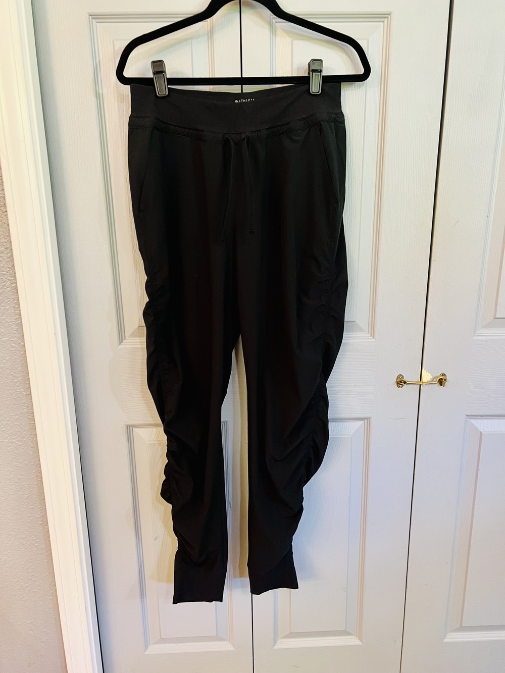 Athleta Attitude Pant Black Ruched Joggers Womens  Black Yoga Travel Pants